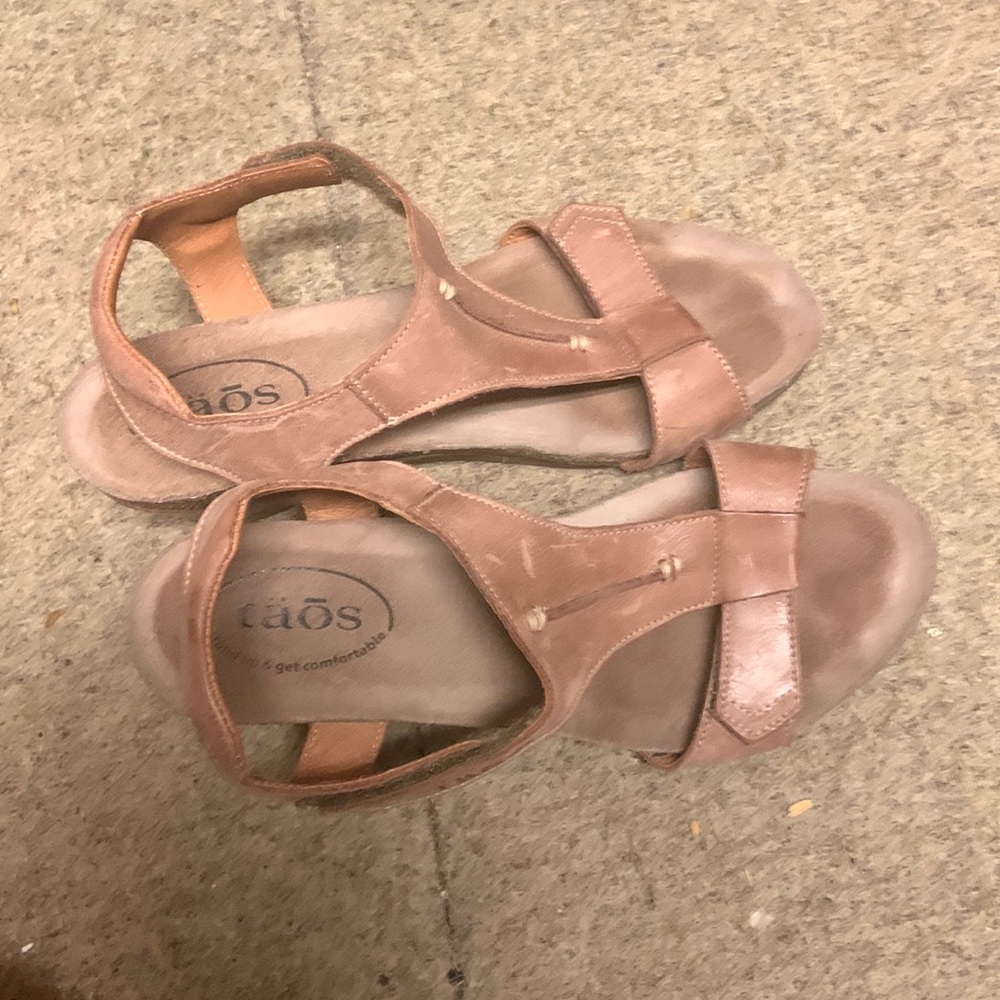 TAOS Italian leather sandals 37